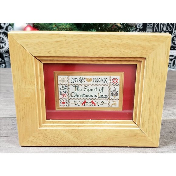 Other - The Spirit of Christmas Is Love Wall Decor🦋